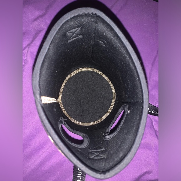 HydroJug leopard carrying sleeve. - Picture 2 of 5